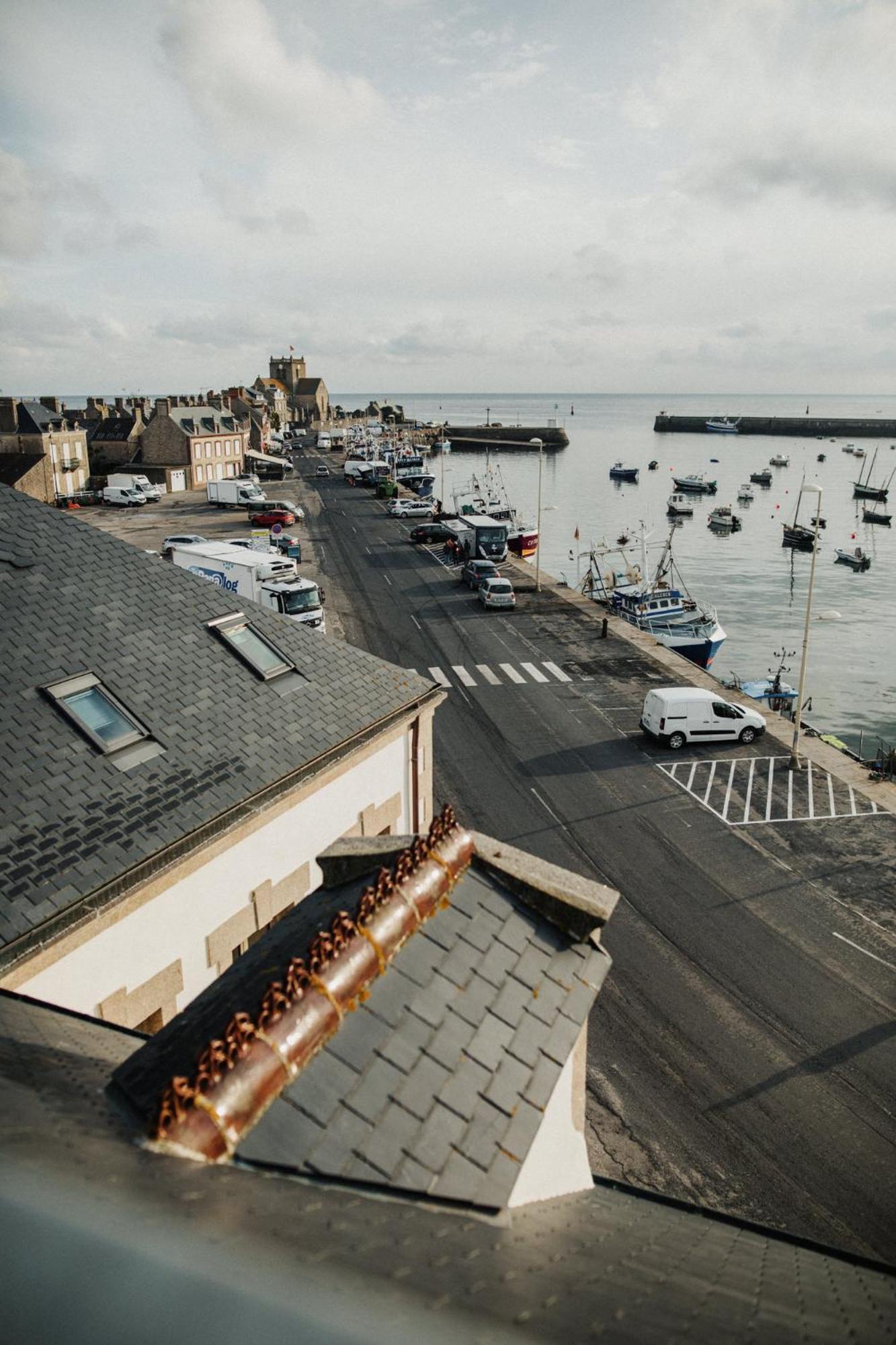 Le Mora Hotes Barfleur Exterior photo