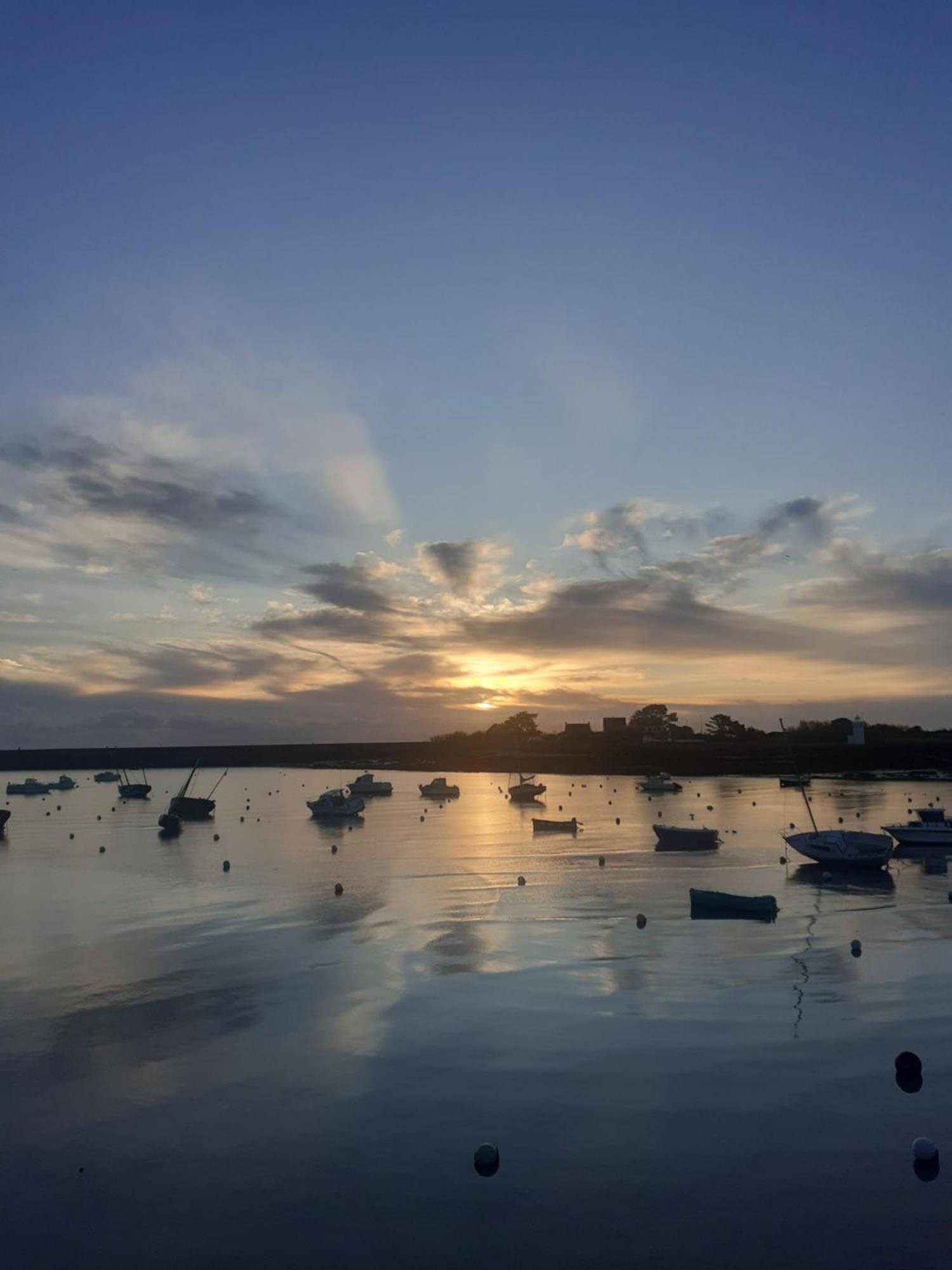 Le Mora Hotes Barfleur Exterior photo