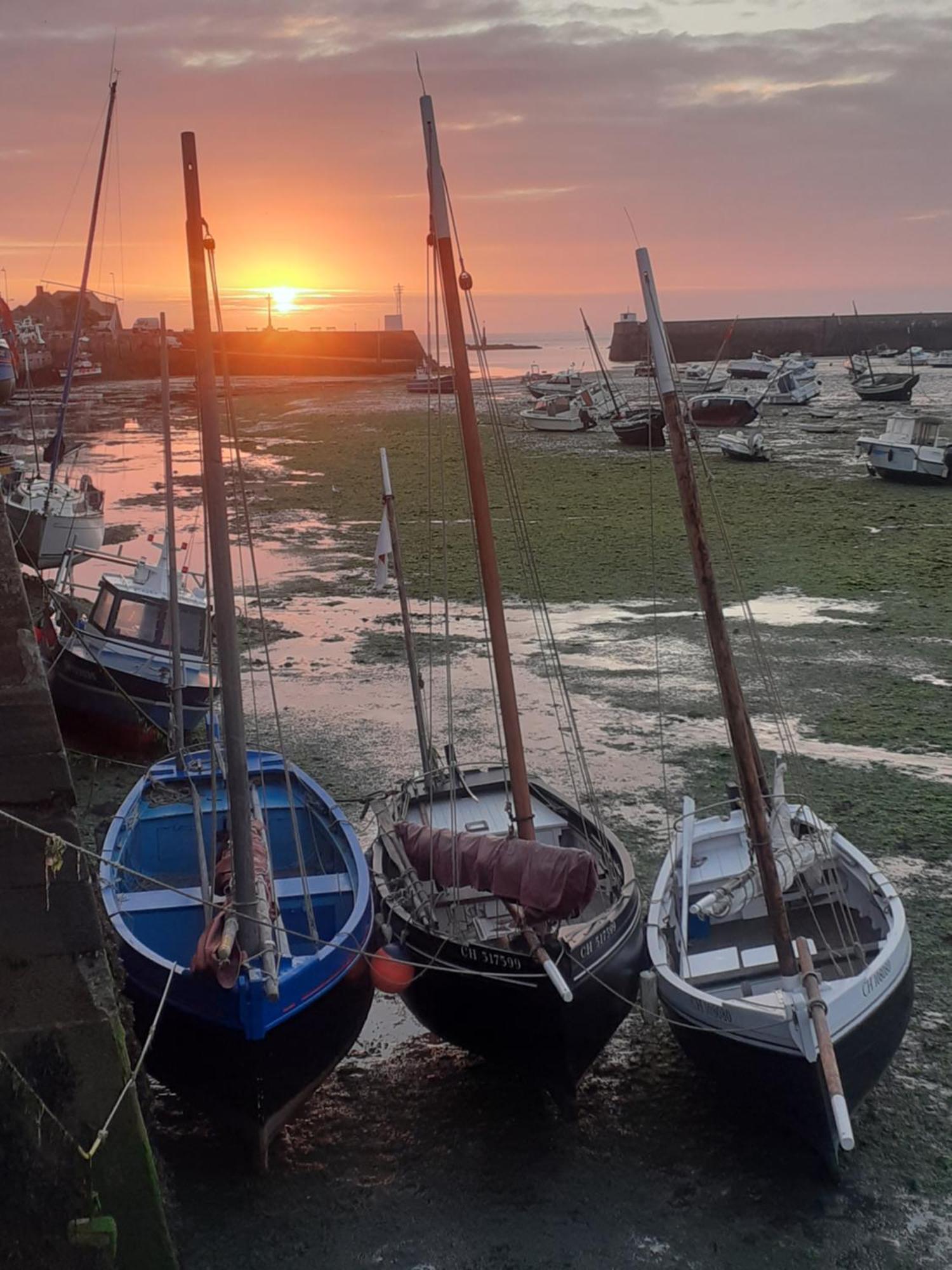 Le Mora Hotes Barfleur Exterior photo